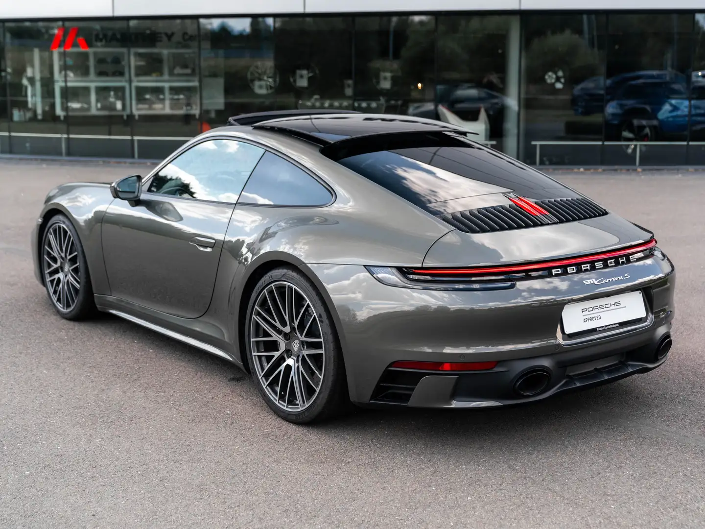 Porsche 911 Carrera S Groen - 2