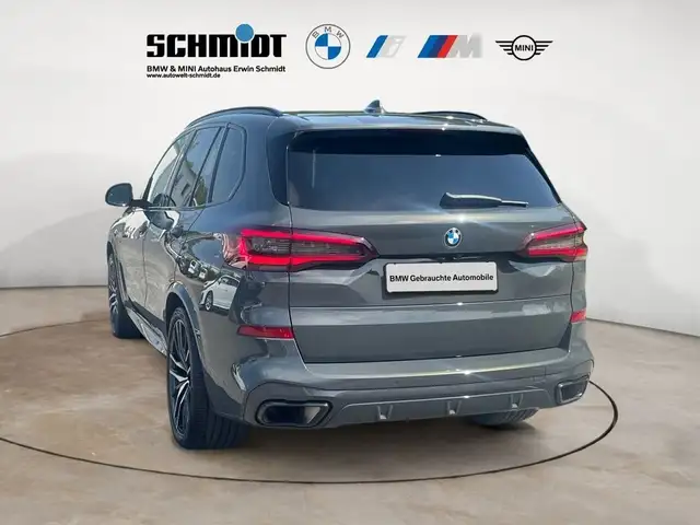 BMW X5 view 4