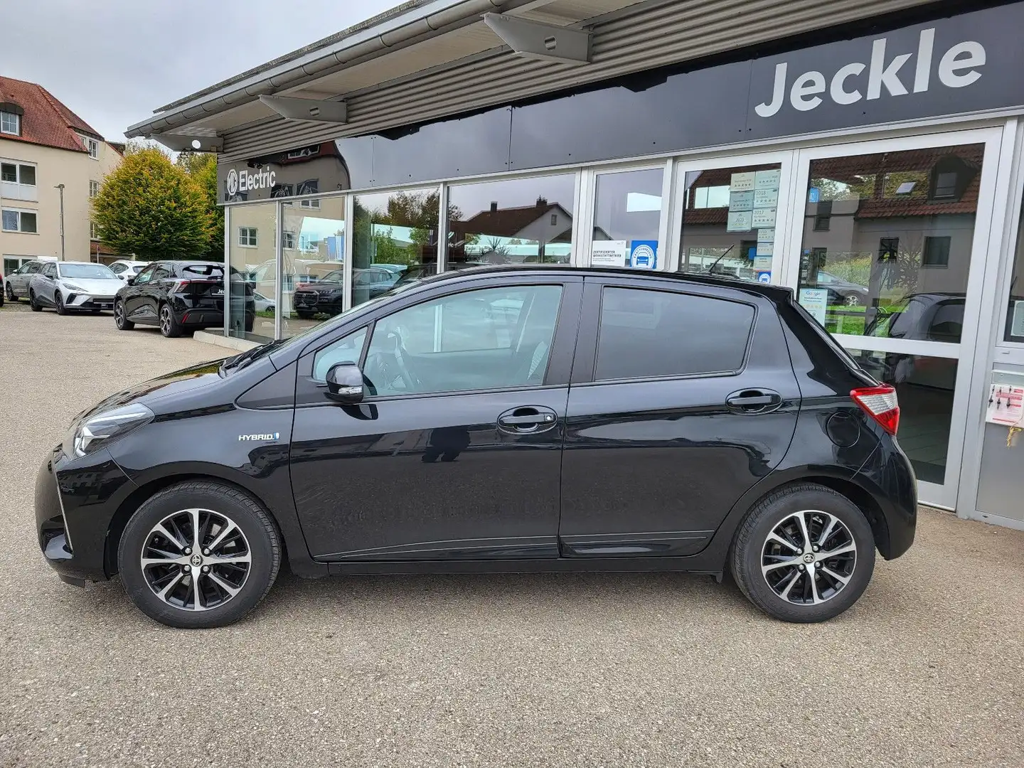 Toyota Yaris Hybrid Navi,Sitzheizung,2Jahre GW Garantie Schwarz - 2