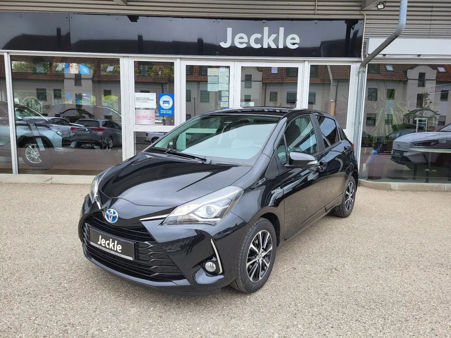 Toyota Yaris Hybrid Navi,Sitzheizung,2Jahre GW Garantie Schwarz - 1