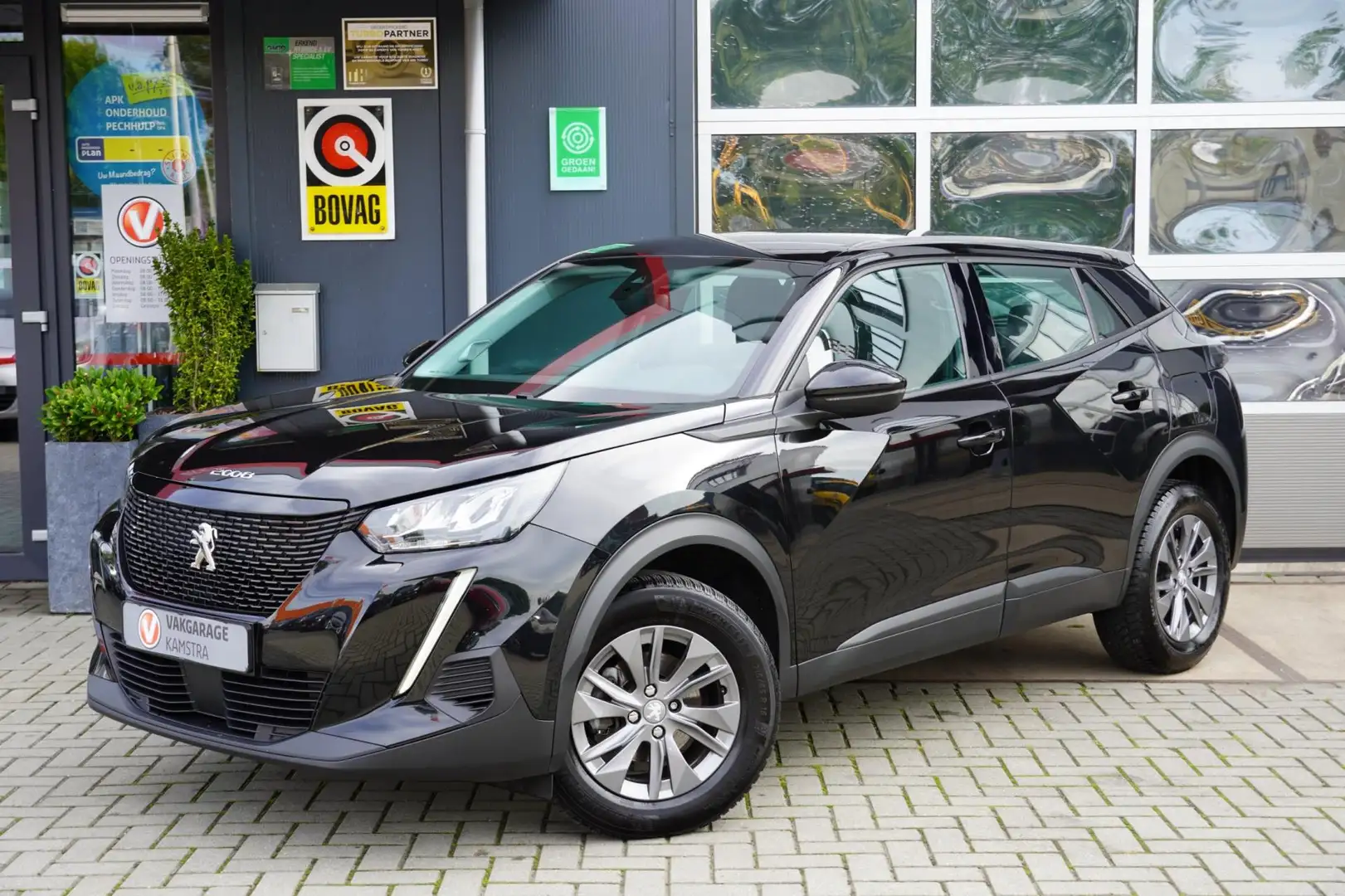 Peugeot 2008 1.2 PureTech Activ NAP Navi/Clima/Cruise/AA+ACP Zwart - 2