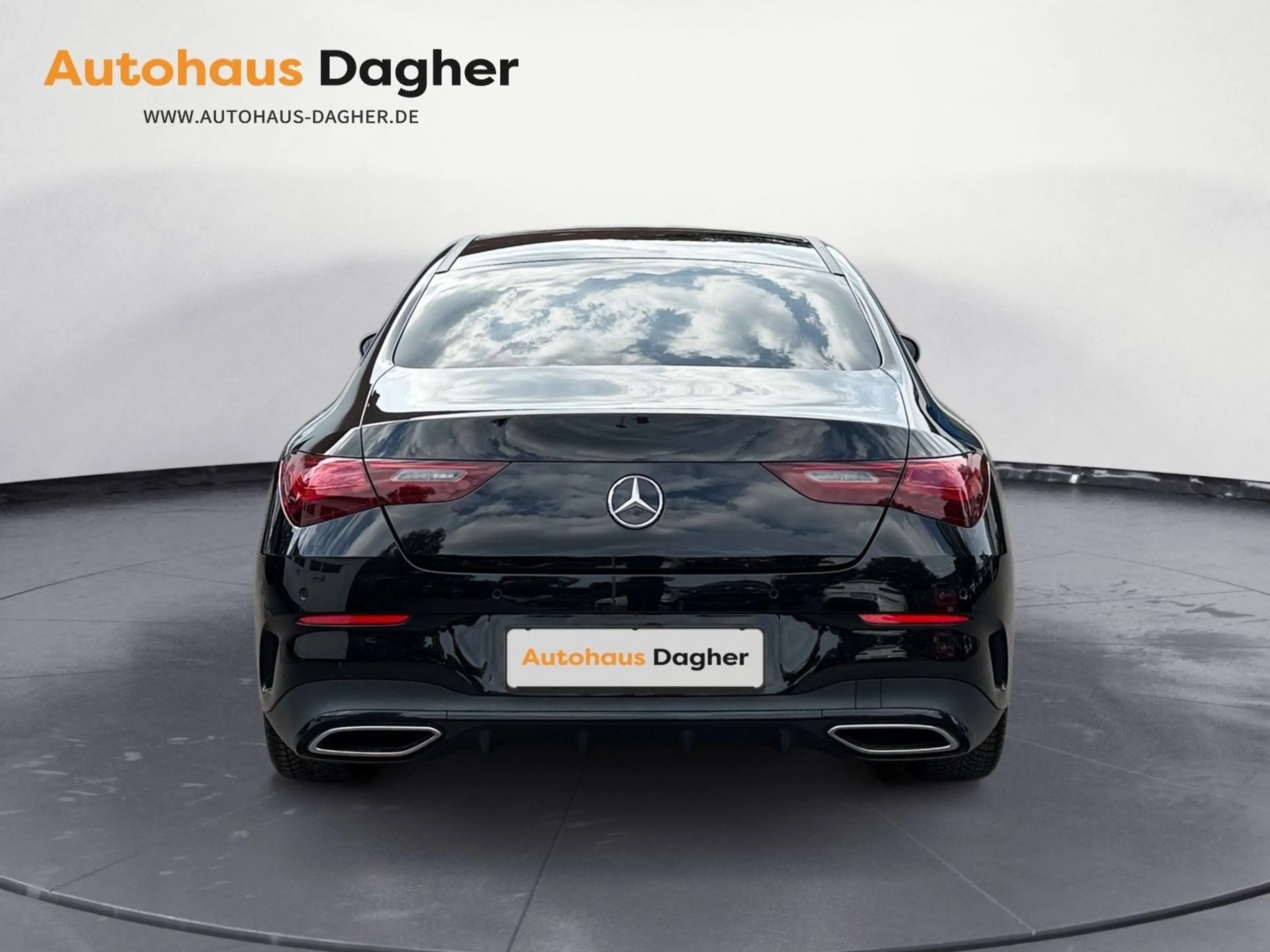 Mercedes-Benz CLA 180 AMG Line Edition Panorama-Schiebe Kamera — photo 4