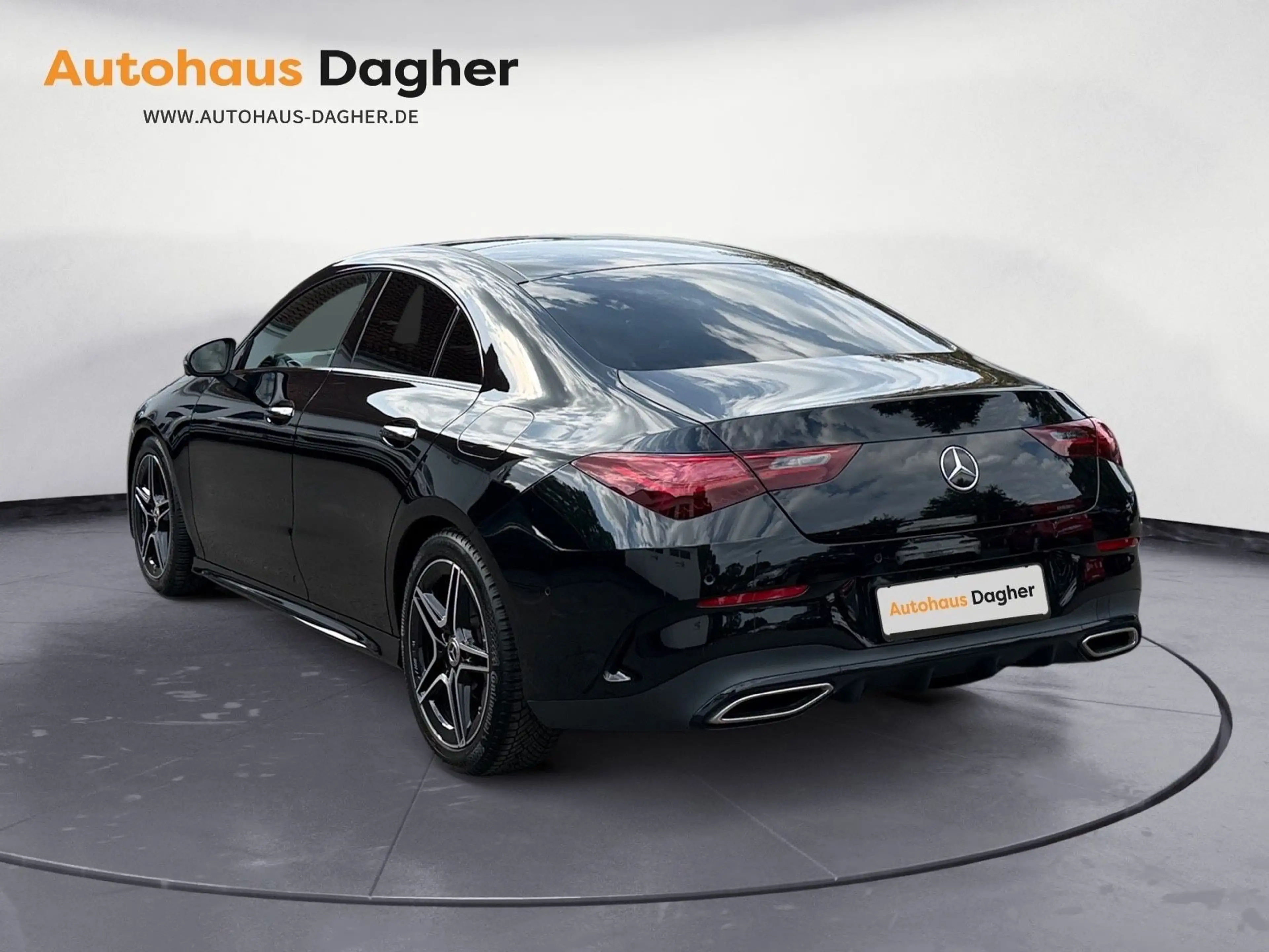 Mercedes-Benz CLA 180 AMG Line Edition Panorama-Schiebe Kamera — photo 3