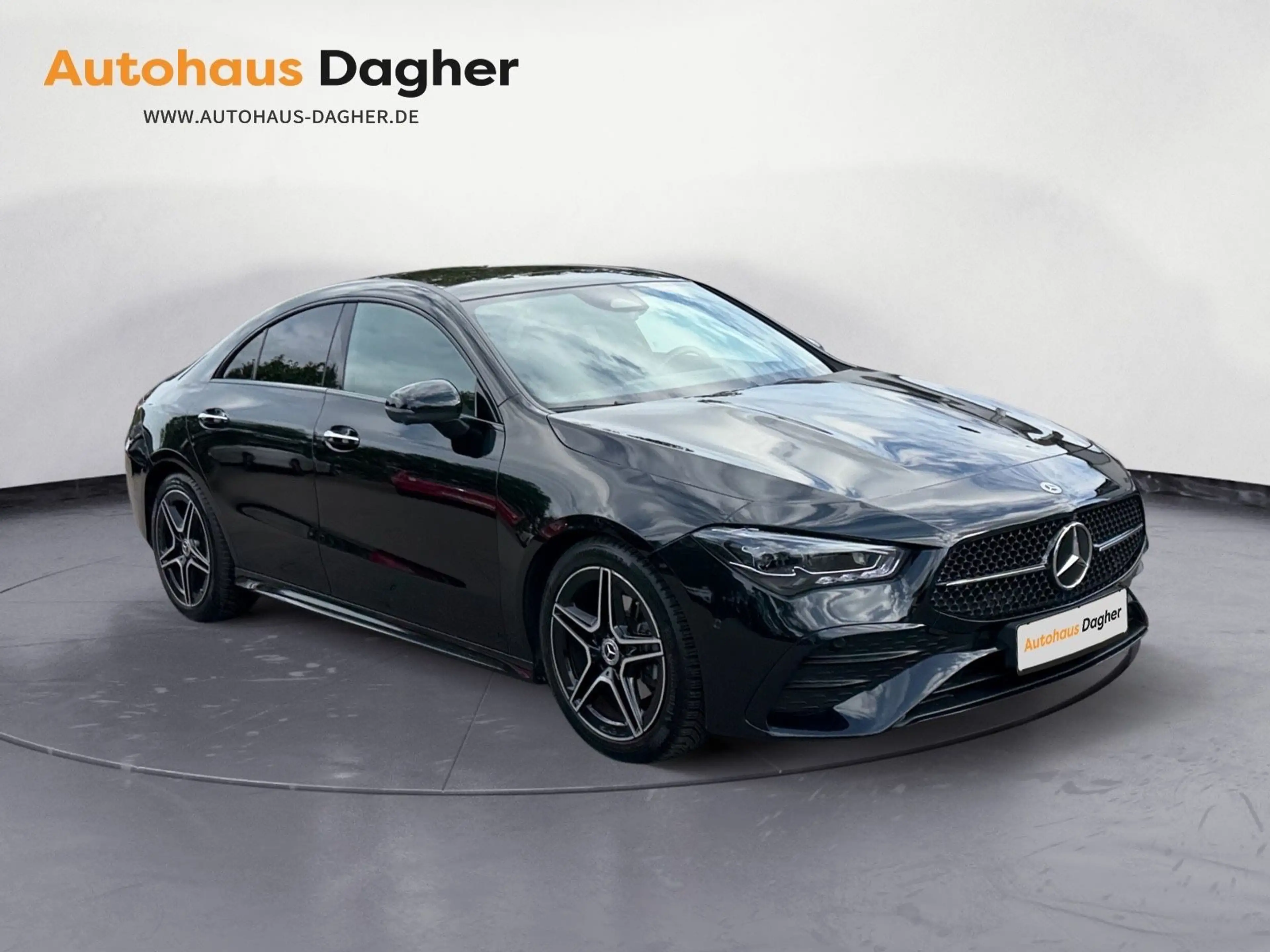 Mercedes-Benz CLA 180 AMG Line Edition Panorama-Schiebe Kamera — photo 7