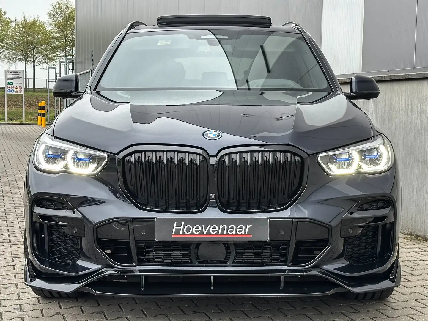 BMW X5 45e M-Sport M-seats Laser Lucht Pano 4Wielbes 22In Zwart - 2