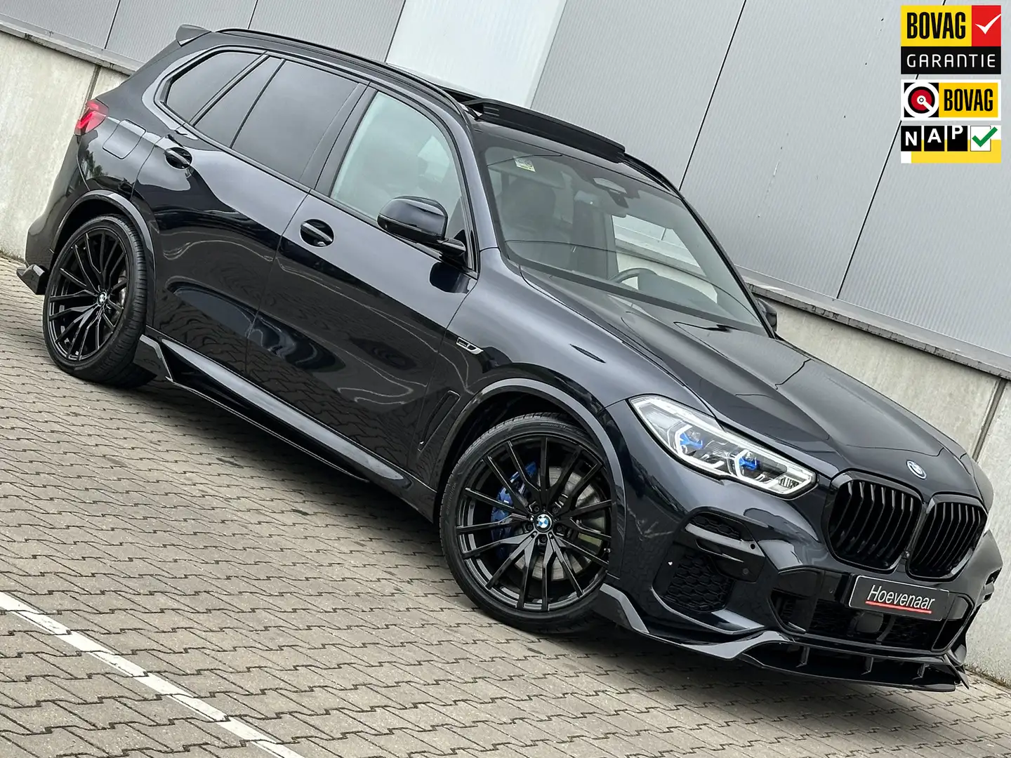 BMW X5 45e M-Sport M-seats Laser Lucht Pano 4Wielbes 22In Zwart - 1