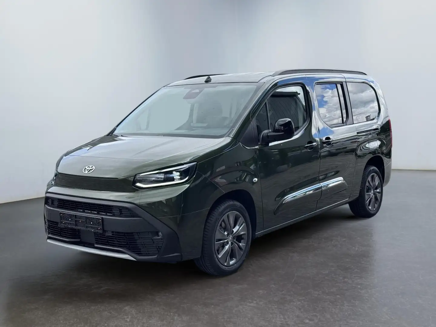 Toyota Proace City Verso 1,5 D-4D Family Automatik L2 5 Sitzer 2Zo... Grün - 1