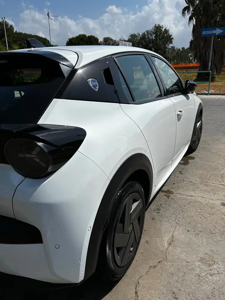 Lancia Ypsilon 2025