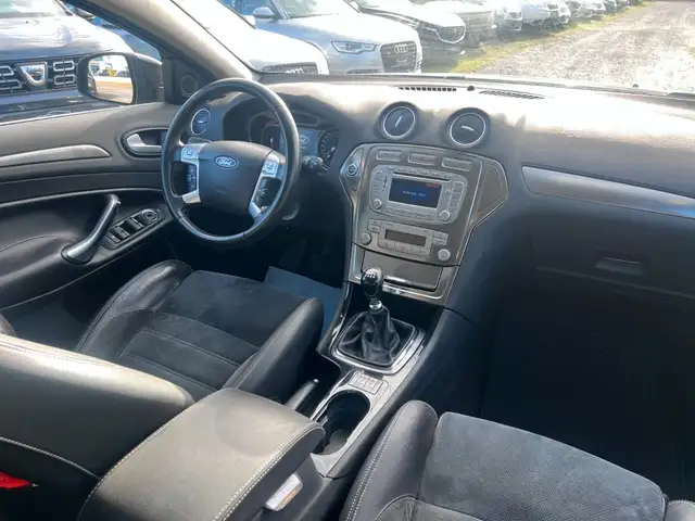 Ford Mondeo view 9