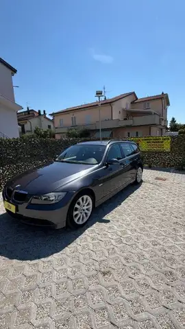 BMW 320 320d futura