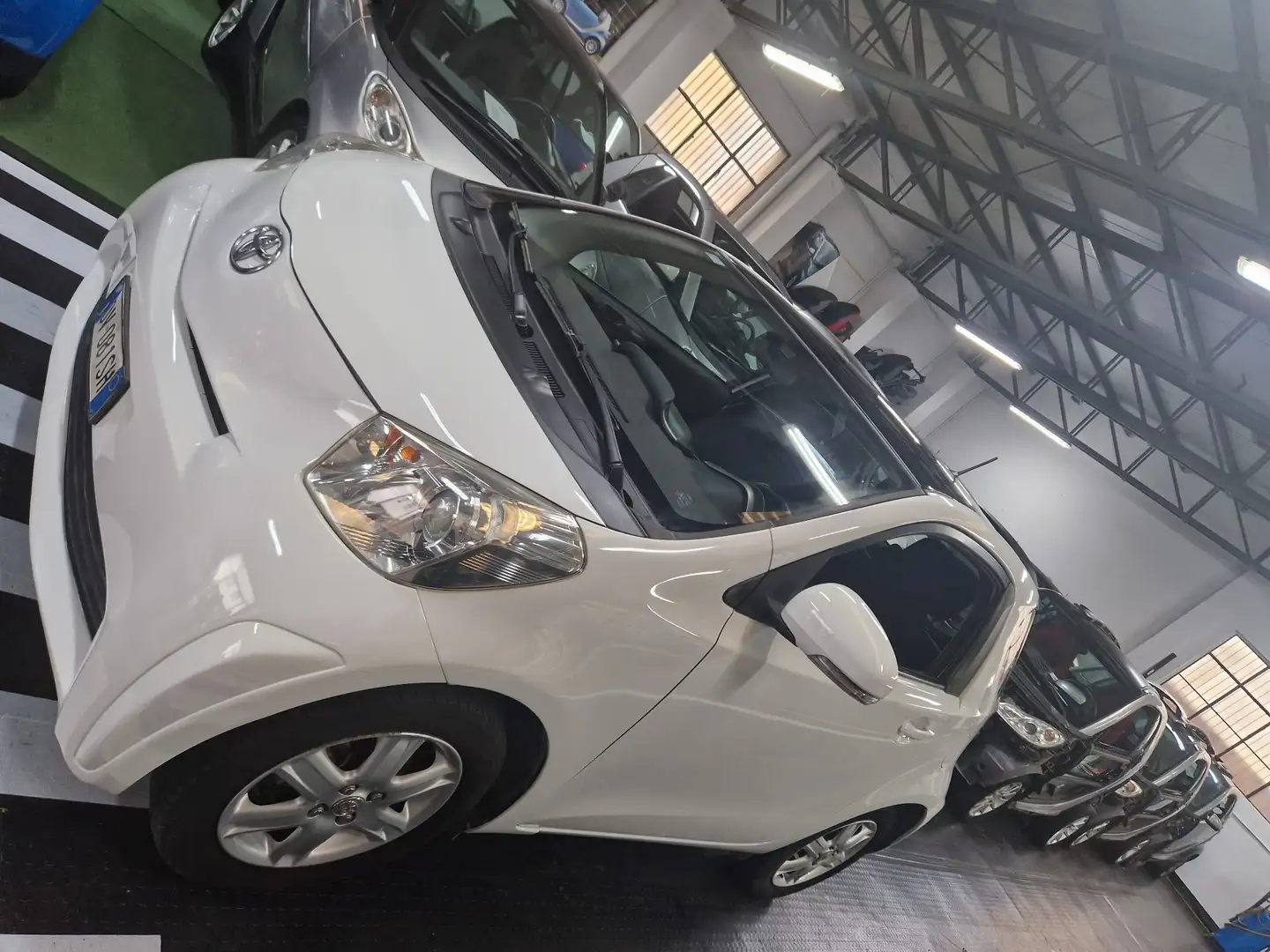 Toyota iQ iq automatica unico proprietario solo 59000km Bianco - 1