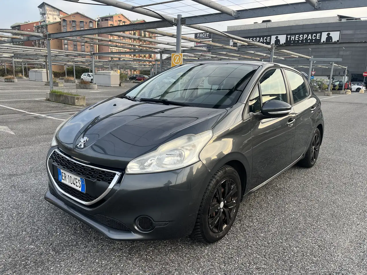 Peugeot 208