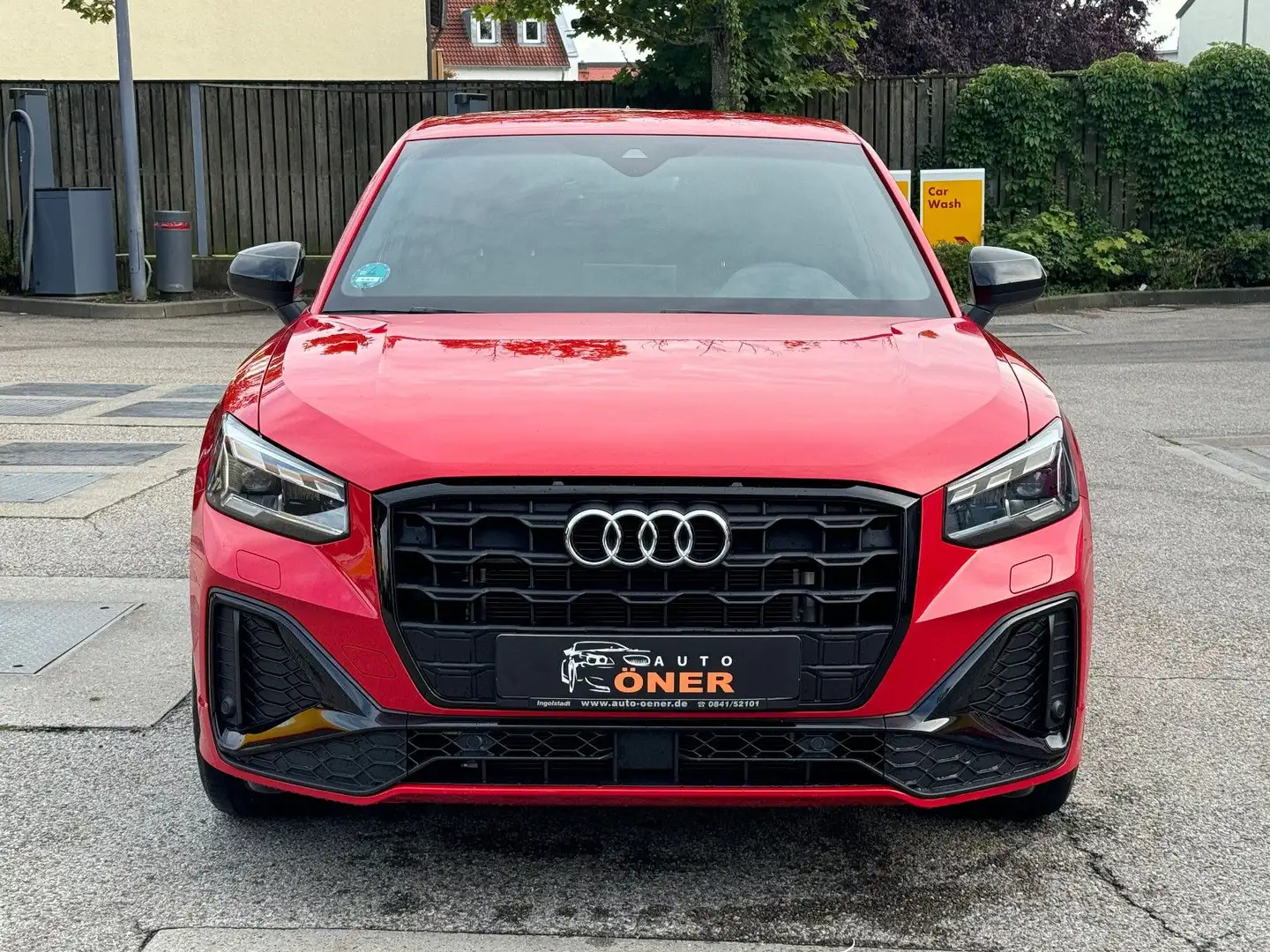 Audi Q2 35 TFSI Sline garantie bis 01/2029 Matrix AHK Rot - 1