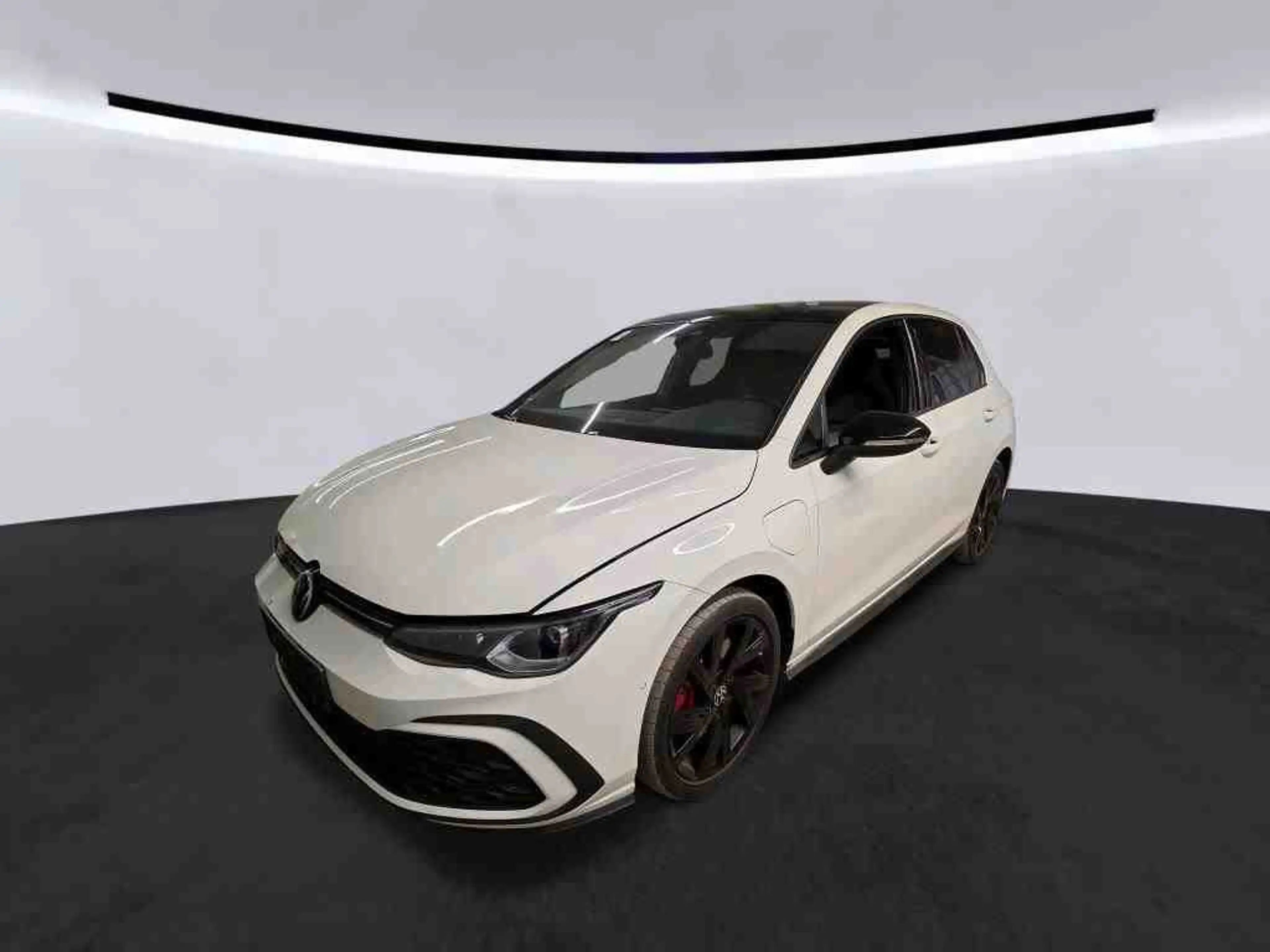Volkswagen Golf GTE GTE BLACK LM18 PANO AHK IQ.LIGHT ACC — photo 2