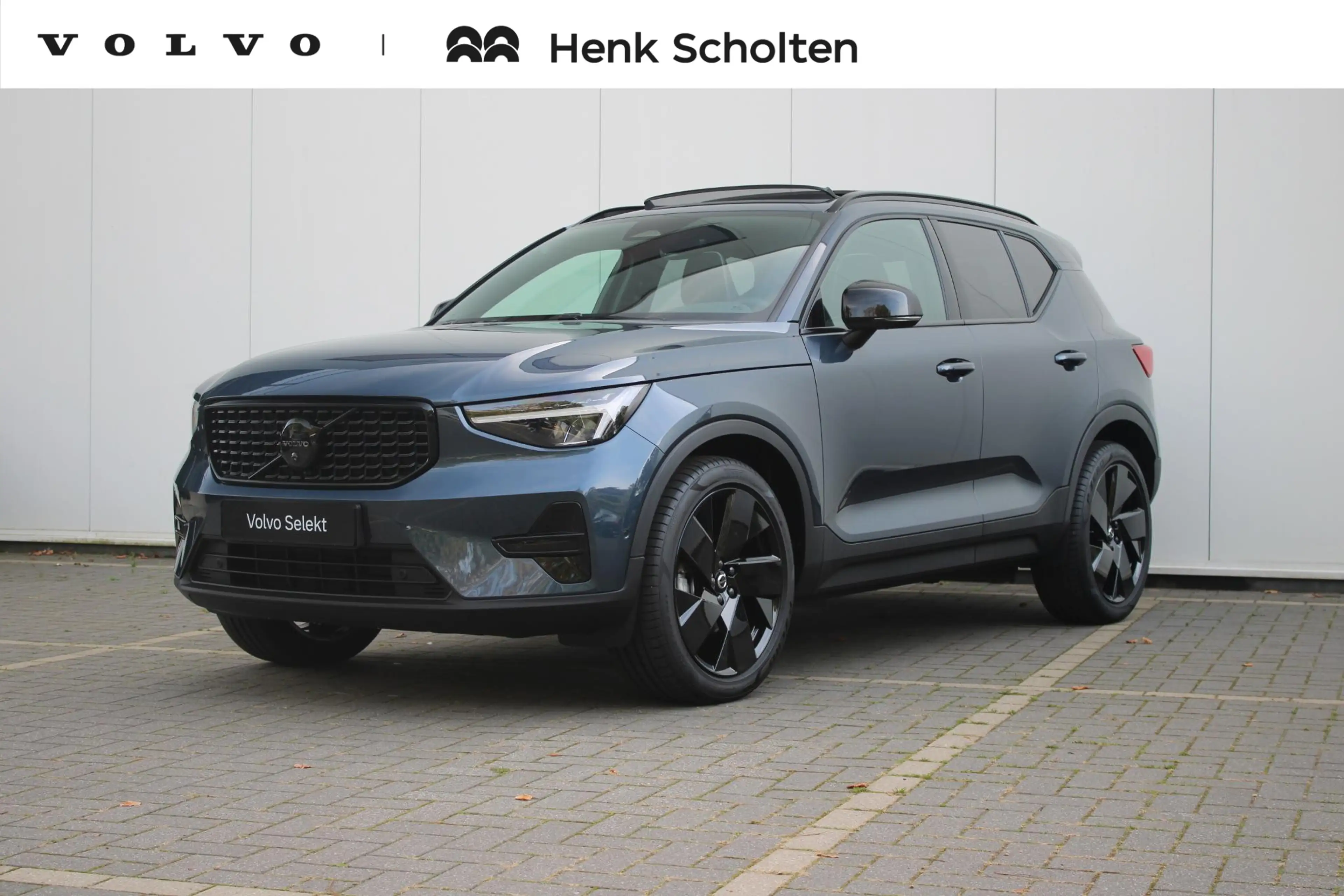 Volvo XC40 B4 Plus Black Edition | Panoramadak | Trekhaak | V