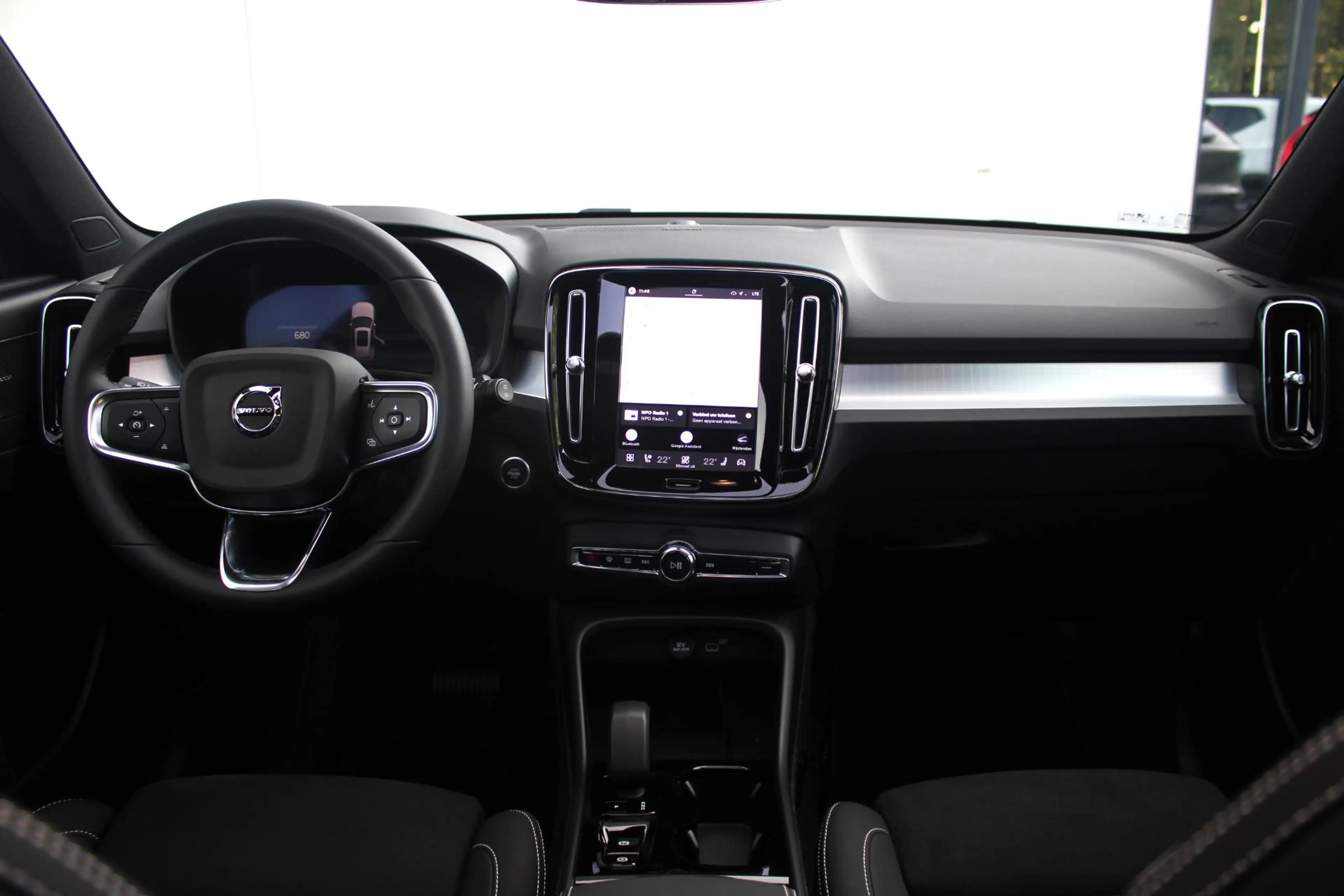 Volvo XC40 B4 Plus Black Edition | Panoramadak | Trekhaak | V — photo 3