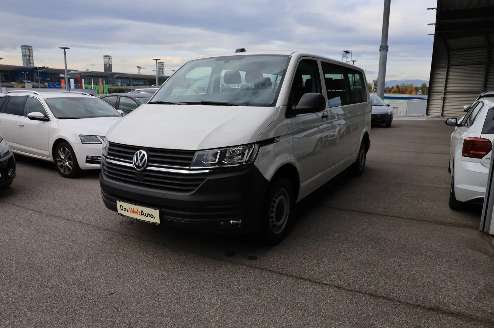 Volkswagen T6.1 Transporter Kombi LR TDI Blanc - 1