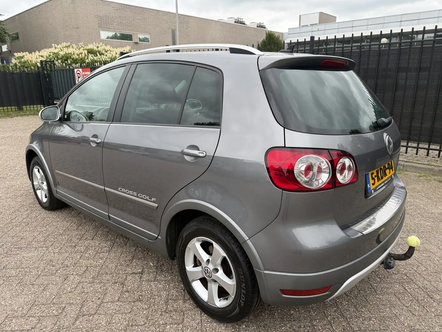 Volkswagen Cross Golf 1.2 TSI 6 Versn Clima/Navi/Stoelverw/Cruise/Trekh Grau - 2