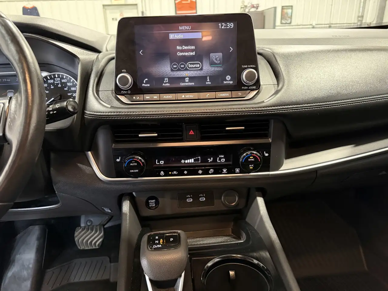 Nissan Rogue снимка Nissan Rogue