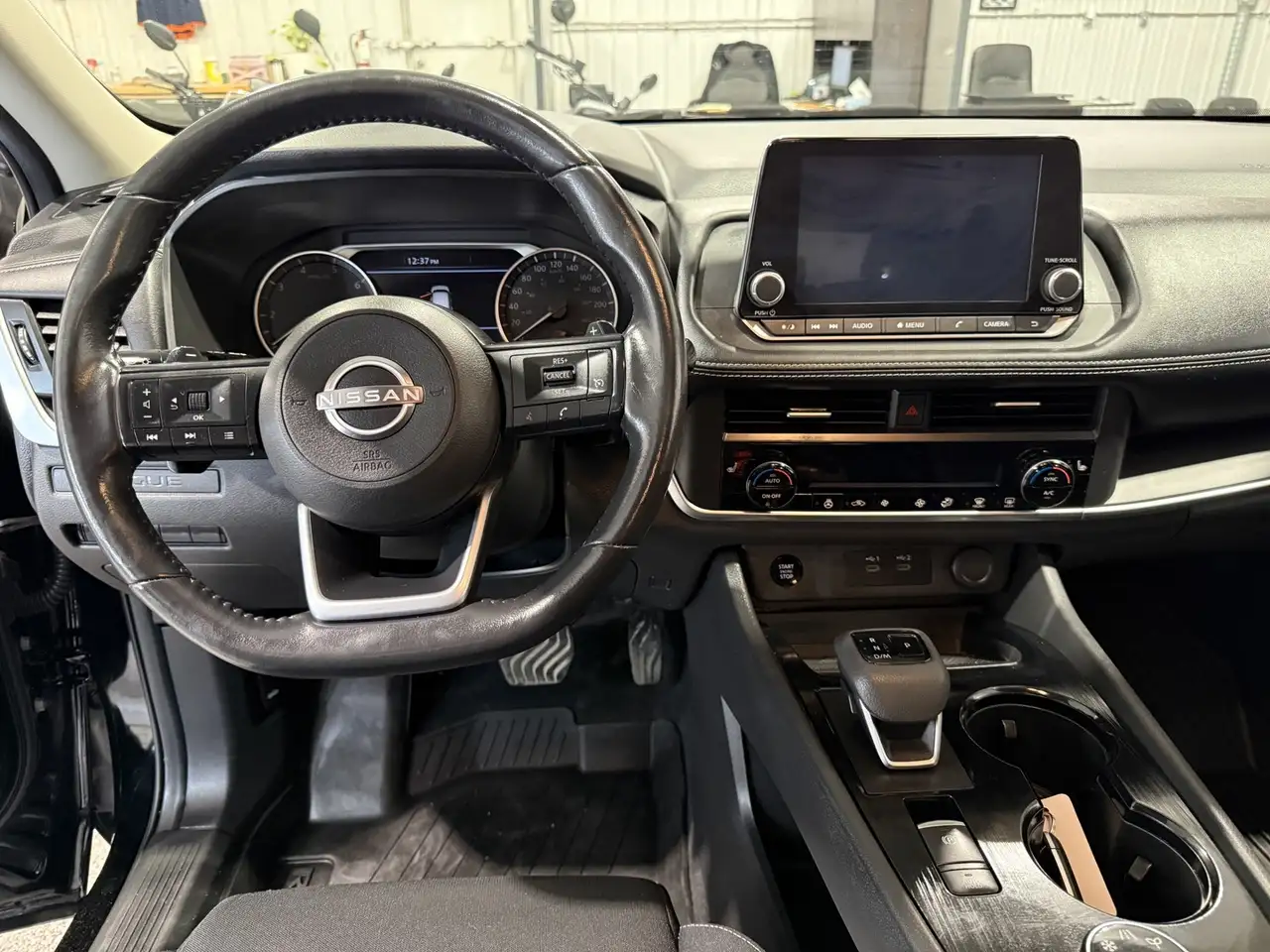 Nissan Rogue снимка Nissan Rogue