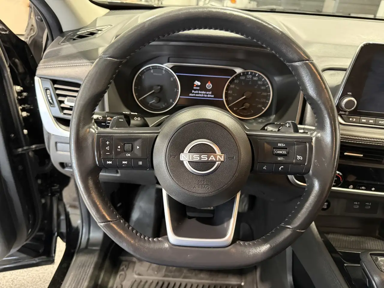 Nissan Rogue снимка Nissan Rogue