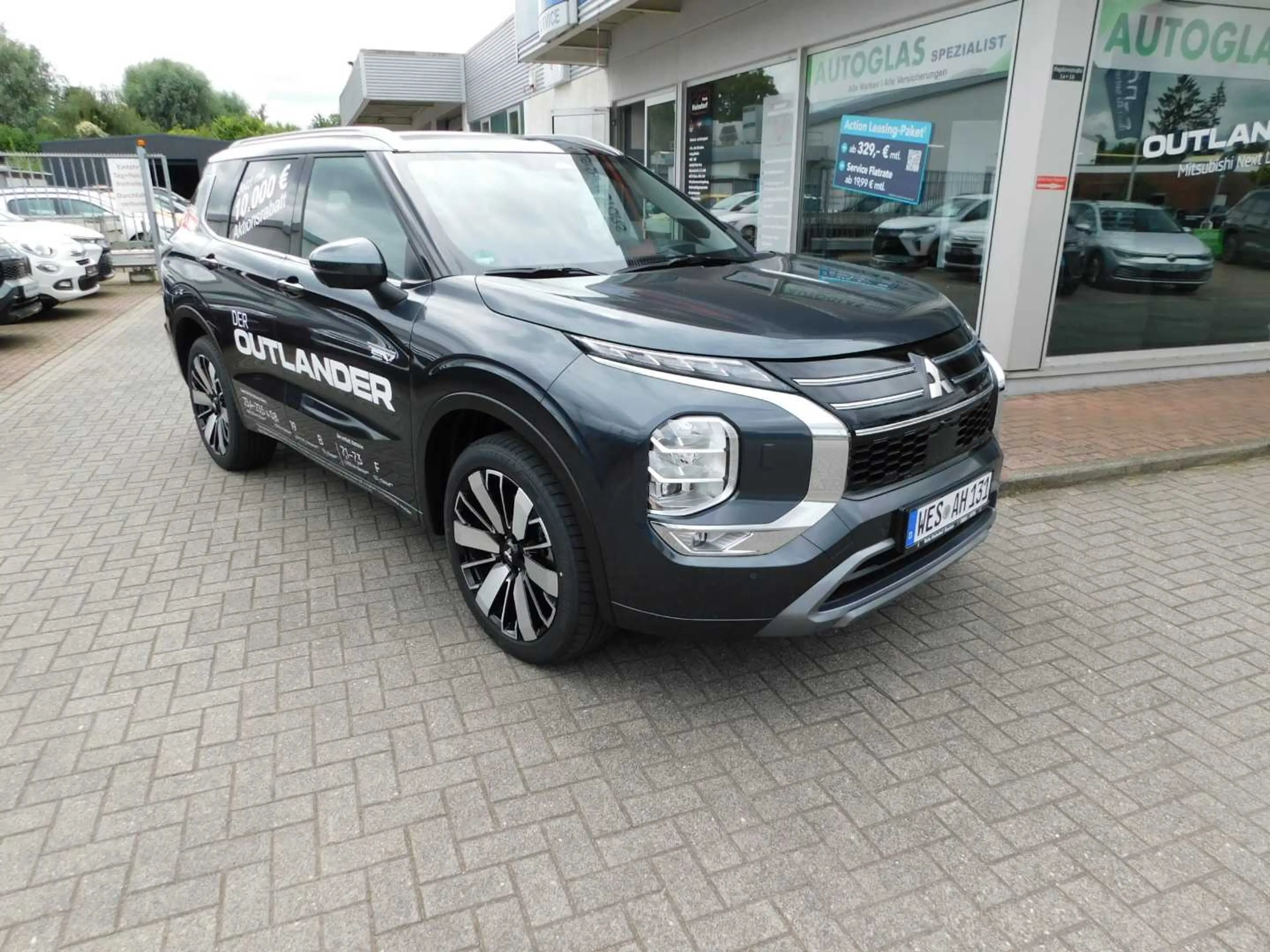 Mitsubishi Outlander 2.4L PHEV TOP 2-Farb — photo 3
