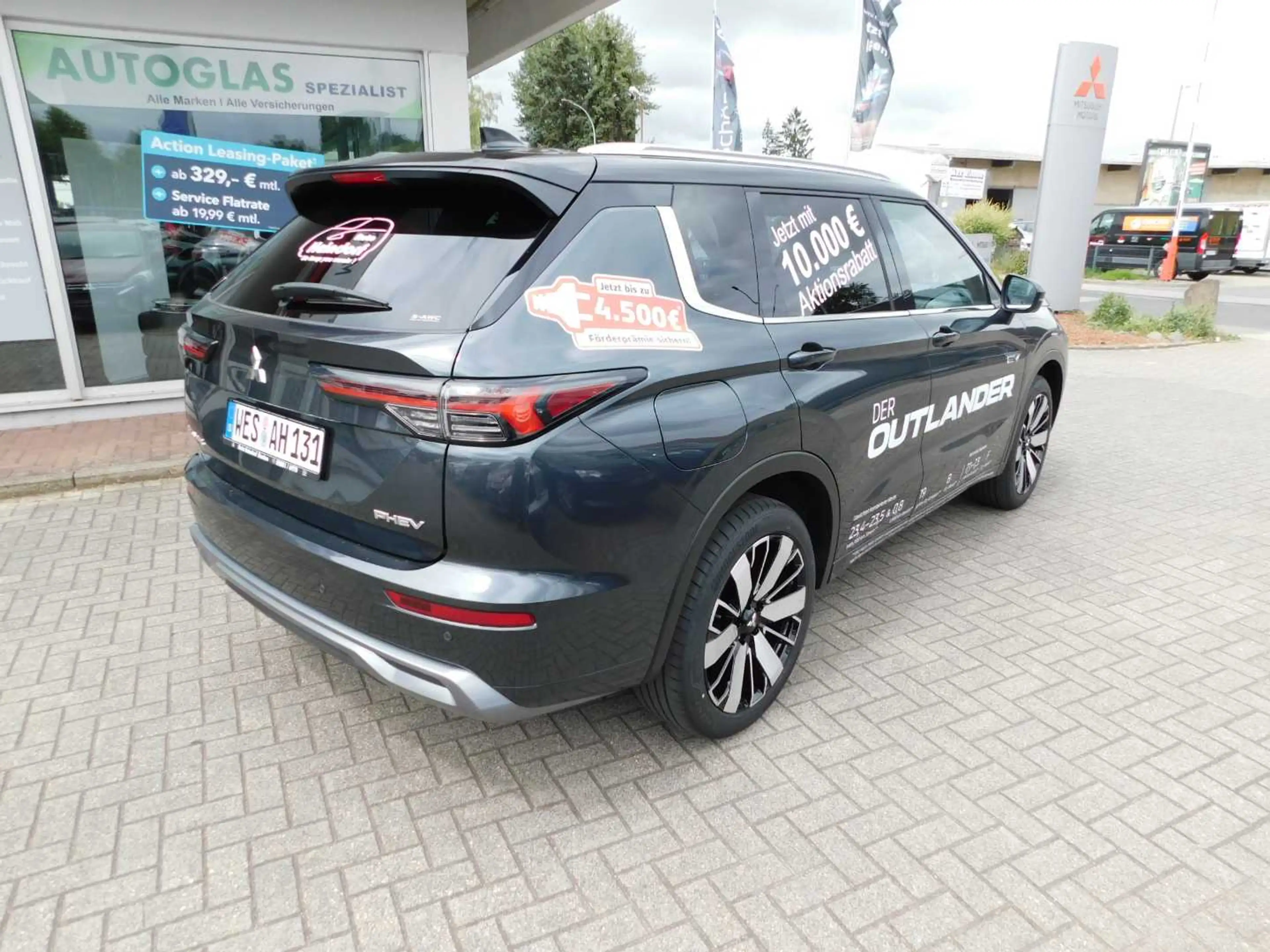 Mitsubishi Outlander 2.4L PHEV TOP 2-Farb — photo 4
