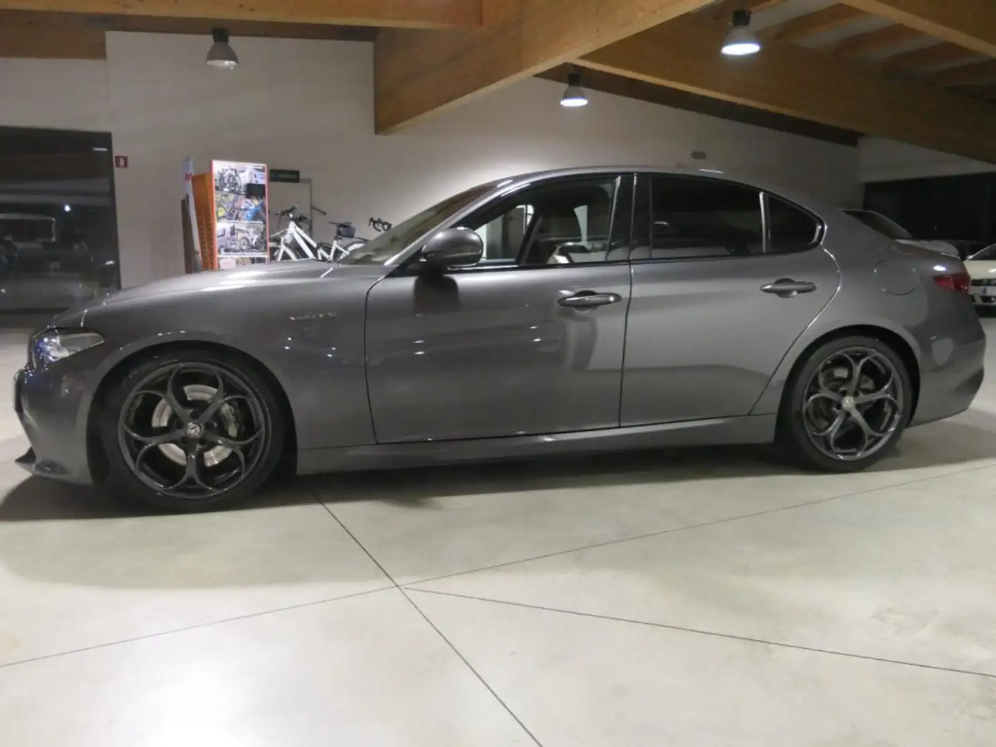 Alfa Romeo Giulia 2.0 Turbo 280 CV AT8 AWD Q4 Veloce Grigio - 1