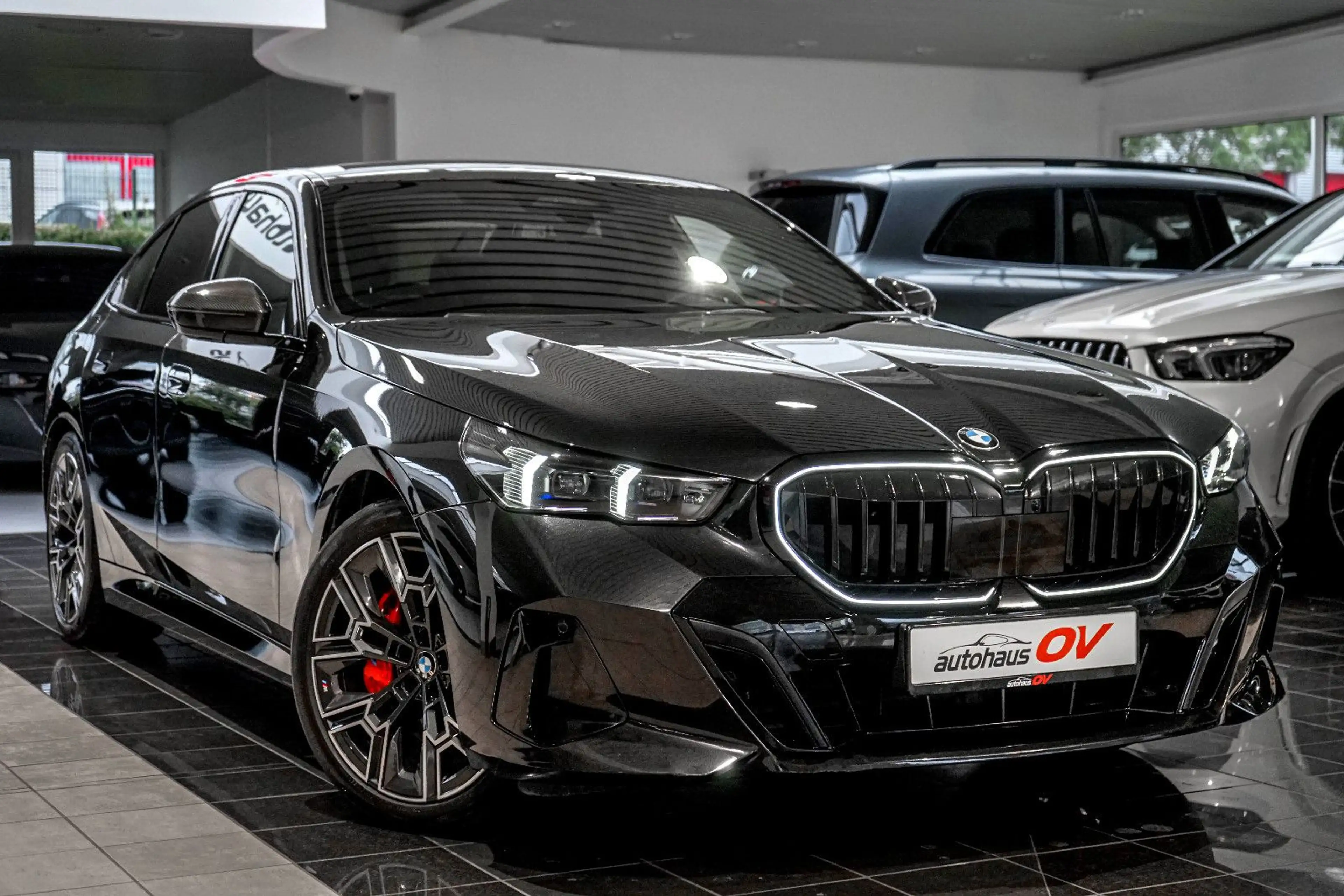 BMW 540 xd M Sport Pro*Carbon*3xTV*B&W*HUD*Distr*Pano — photo 2