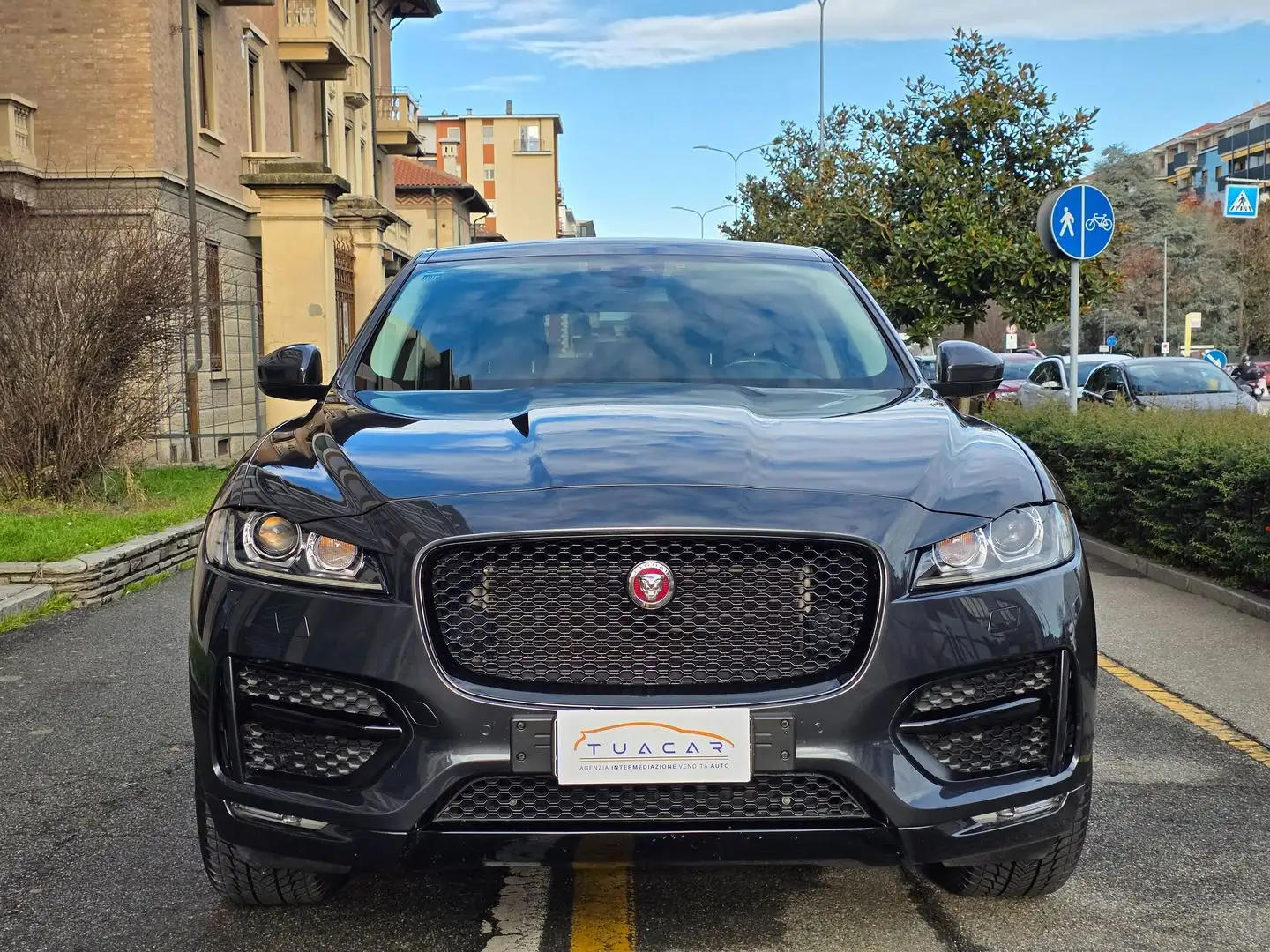 Jaguar F-Pace Jaguar F-Pace 2.0 20d Turbo R-Sport Gris - 2