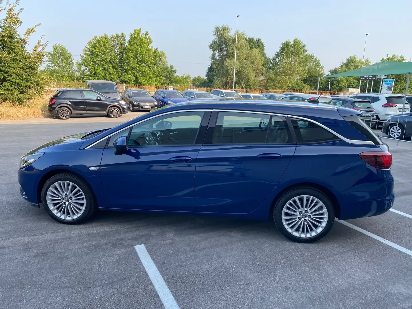 Opel Astra 1.6 CDTi 136CV aut. Sports Tourer Innovation Bleu - 2