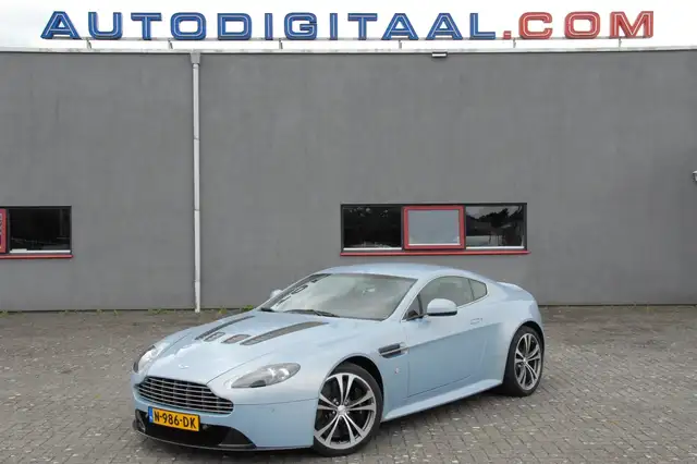 Aston Martin Vantage 6.0 V12 Vantage/6-Speed Manual/517Pk./B&O/Keramic