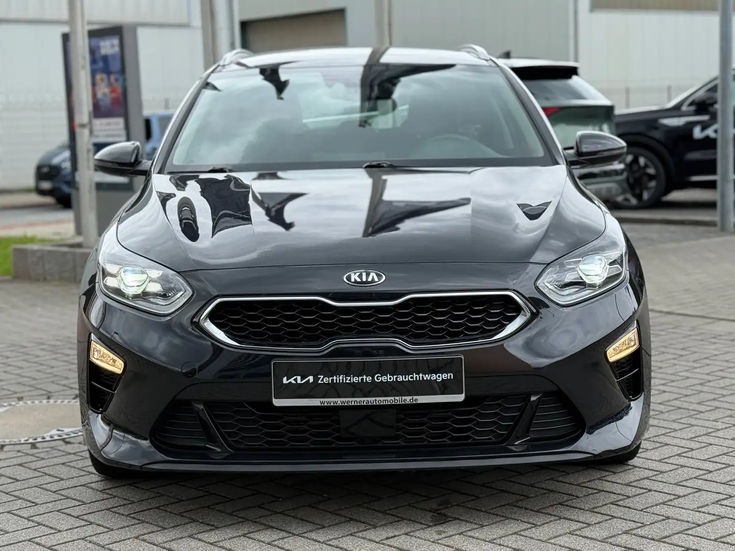 Kia Ceed 1.6 SW CRDi Mild Hybrid Spirit DCT Navi Noir - 2