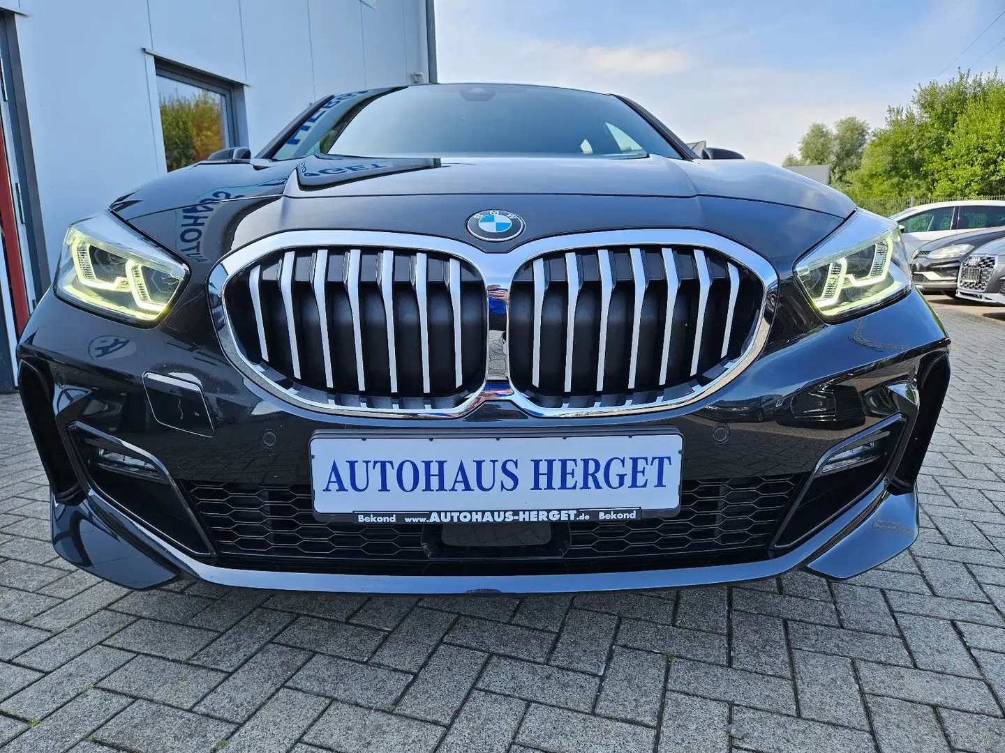 BMW 118 i Steptronic M Sport Schwarz - 2