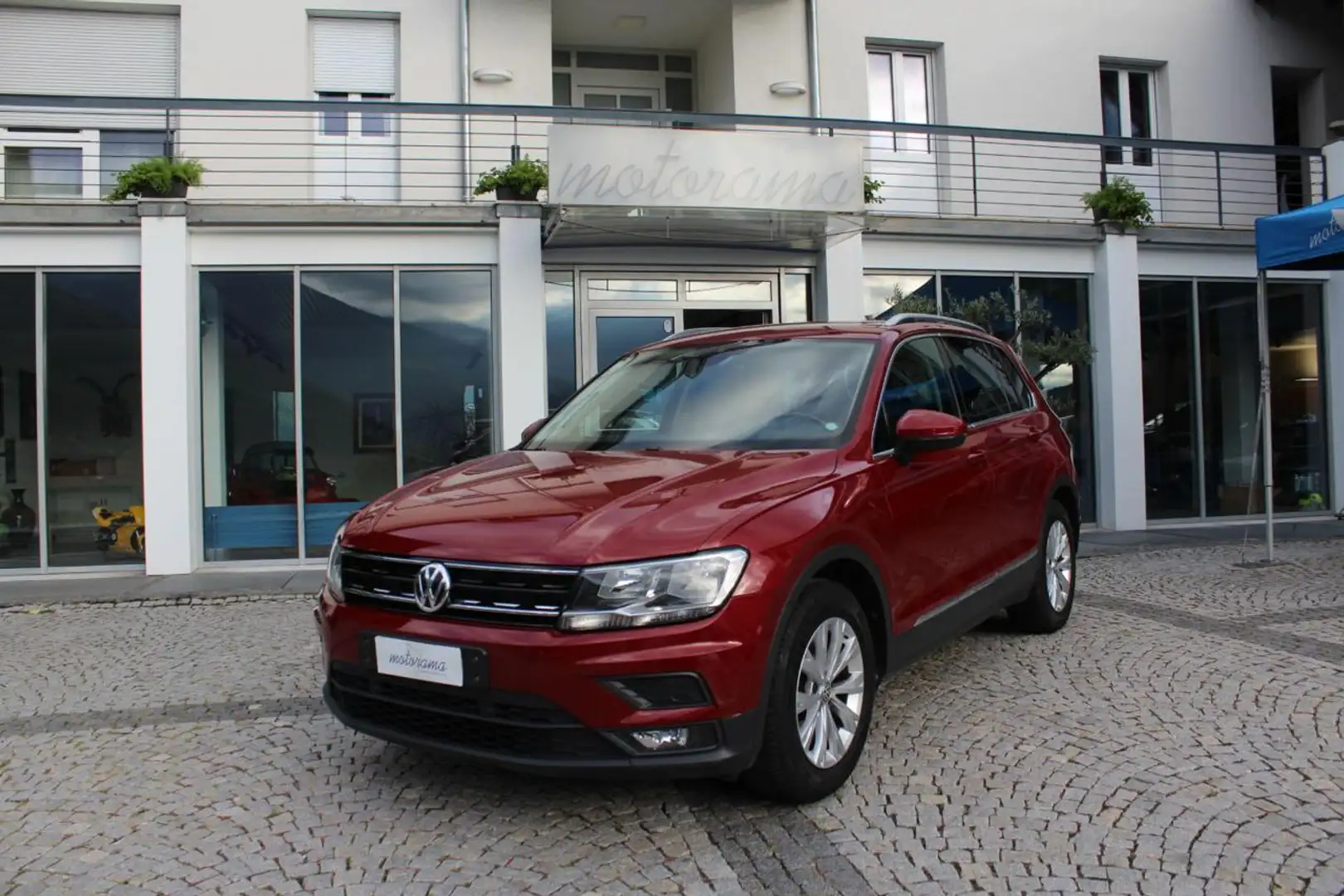 Volkswagen Tiguan 1.6 TDI SCR Sport BlueMotion Technology Rojo - 1