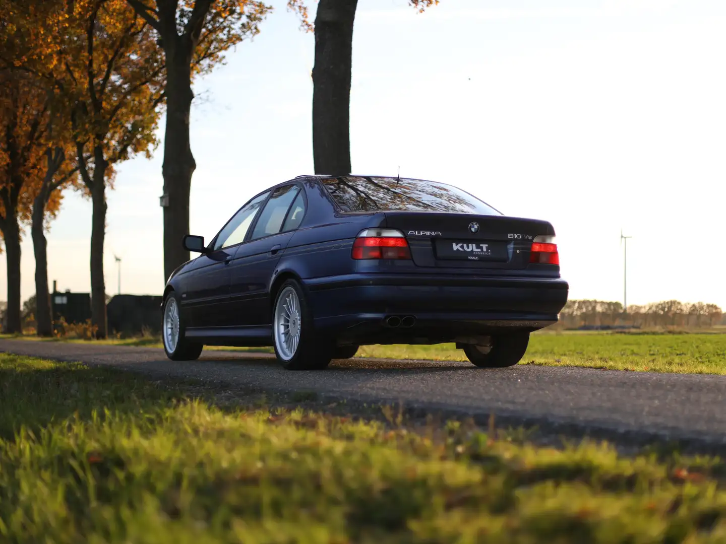 Alpina B10 4.6 V8 | 1 Owner | First paint | 104.000km Albastru - 2