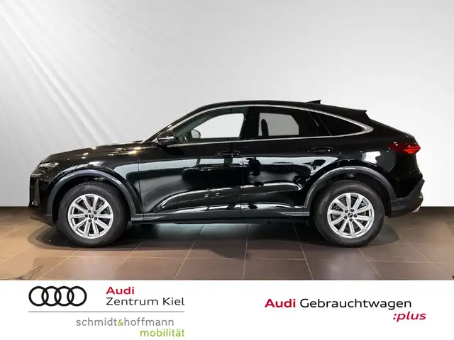 Audi Q5 view 3