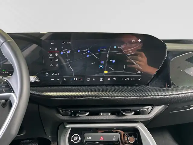 Audi Q5 view 9
