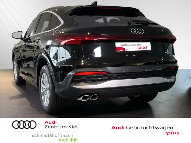 Audi Q5 view 4