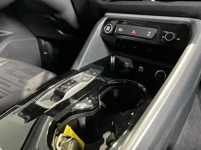 Audi Q5 view 10
