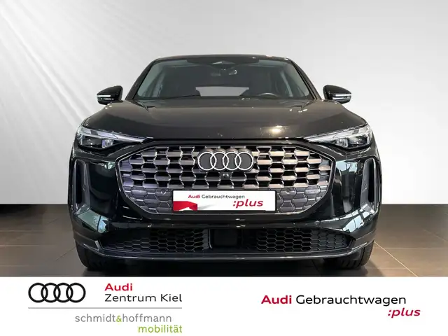 Audi Q5 view 2