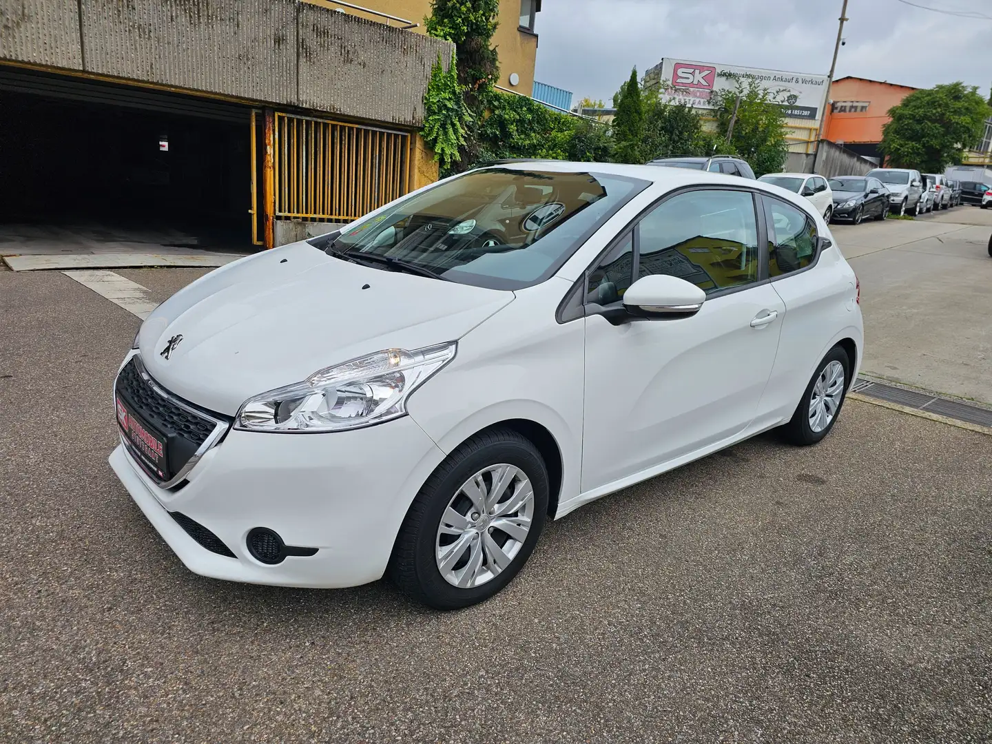 Peugeot 208 Active TÜV bis 10.2027 Weiß - 1