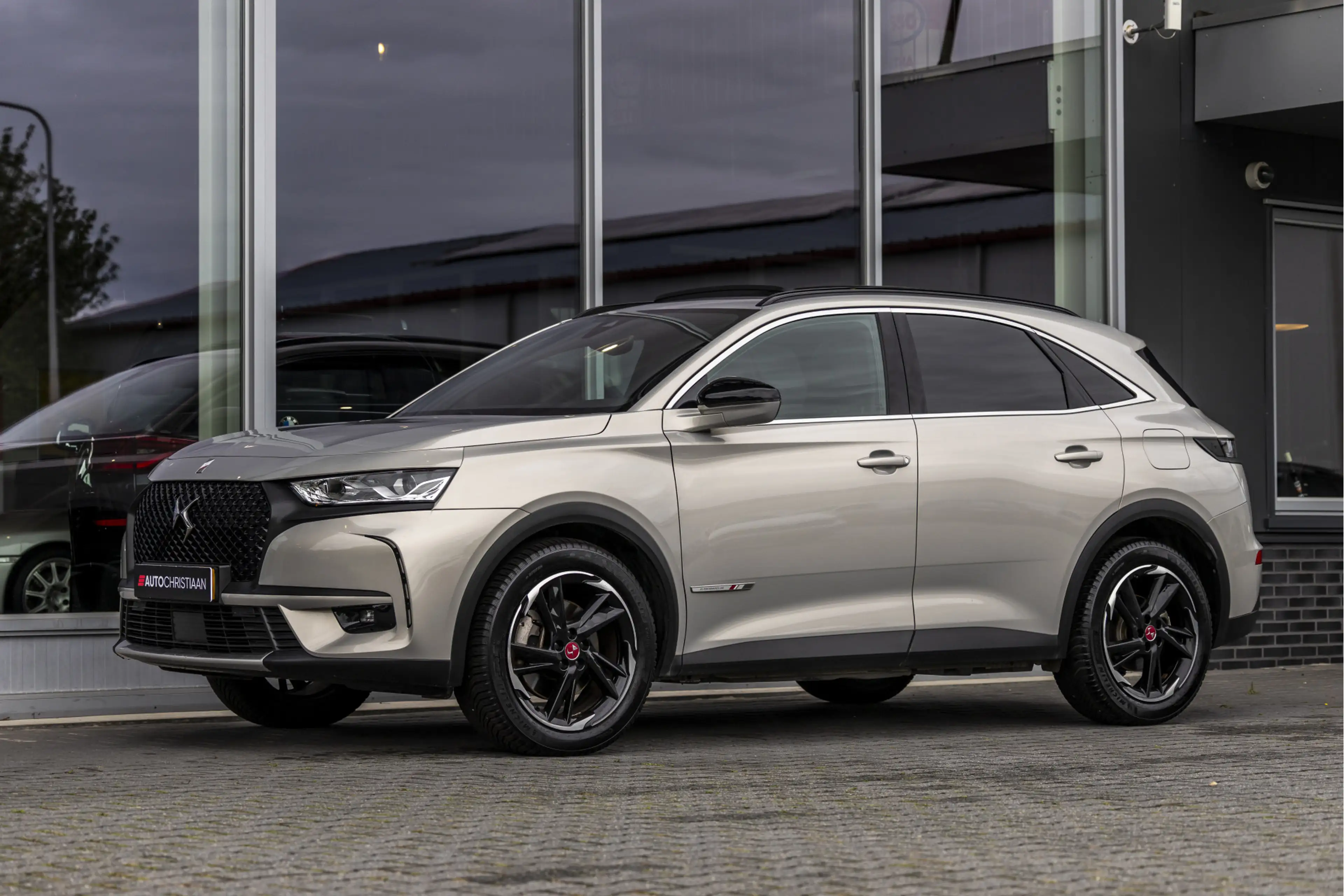 DS Automobiles DS 7 Crossback E-Tense Performance Line | Pano | Navi | Virt. Coc — photo 15