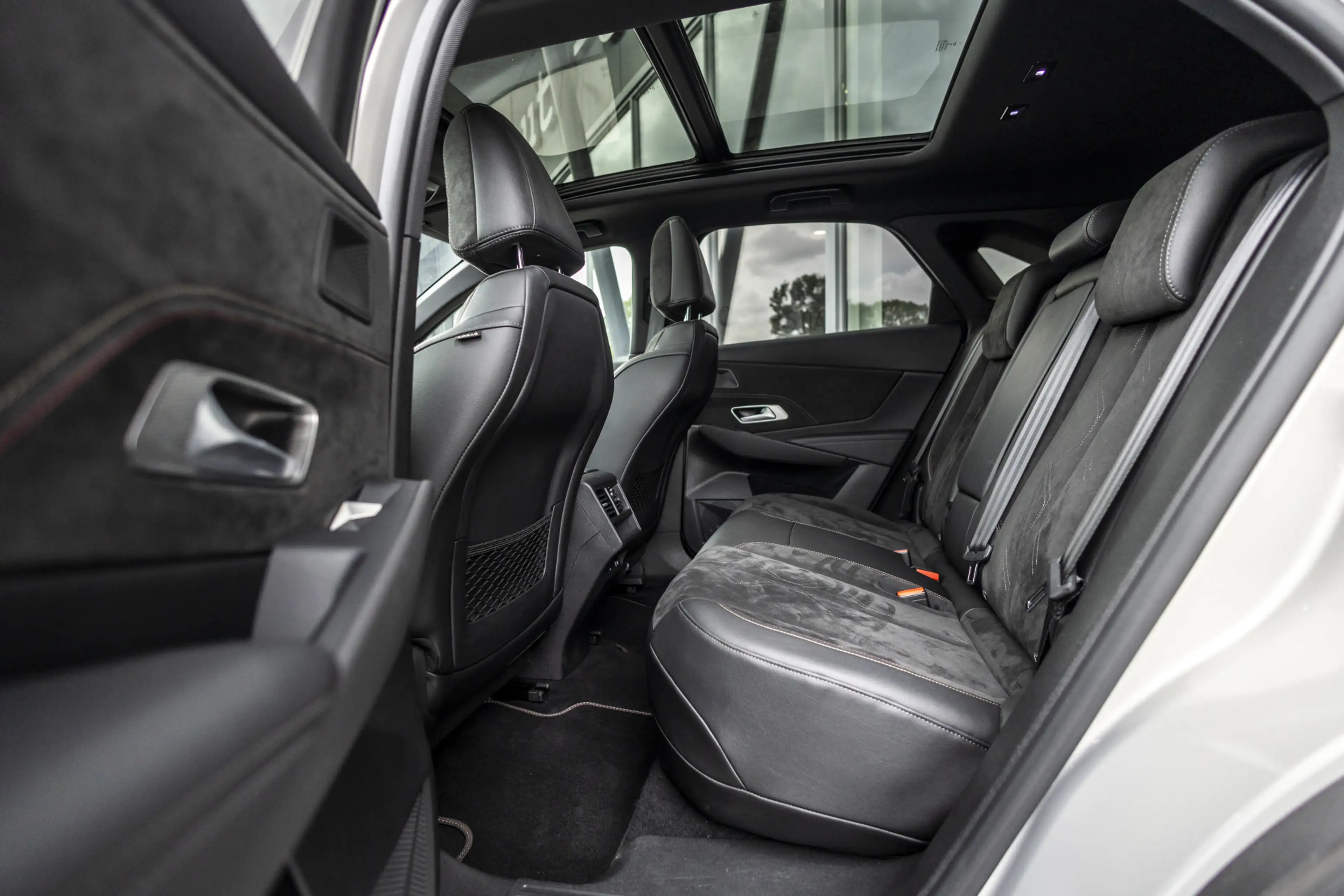 DS Automobiles DS 7 Crossback E-Tense Performance Line | Pano | Navi | Virt. Coc — photo 10