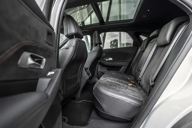 DS Automobiles DS 7 Crossback view 10