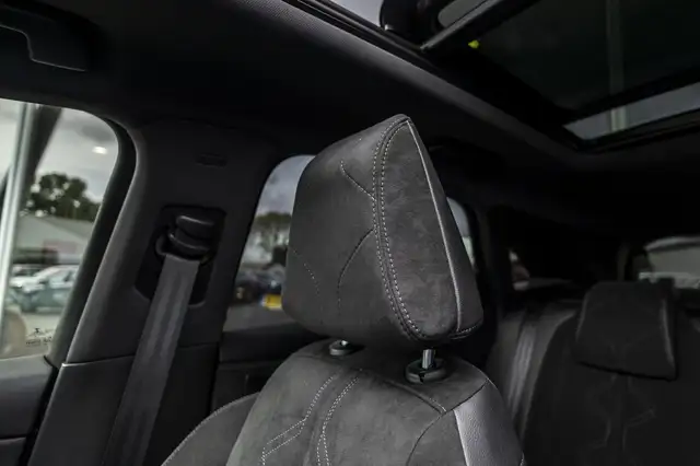 DS Automobiles DS 7 Crossback view 12