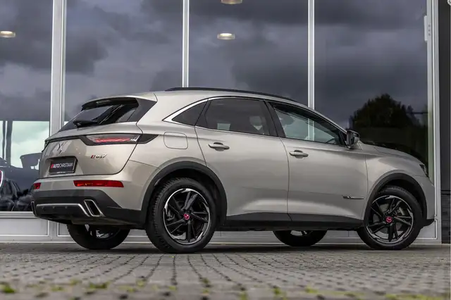 DS Automobiles DS 7 Crossback view 2