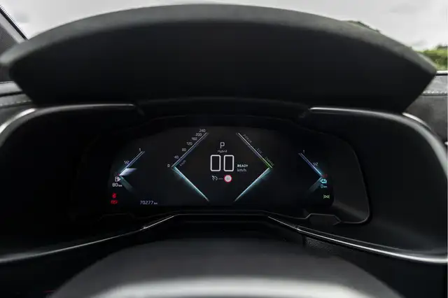 DS Automobiles DS 7 Crossback view 8