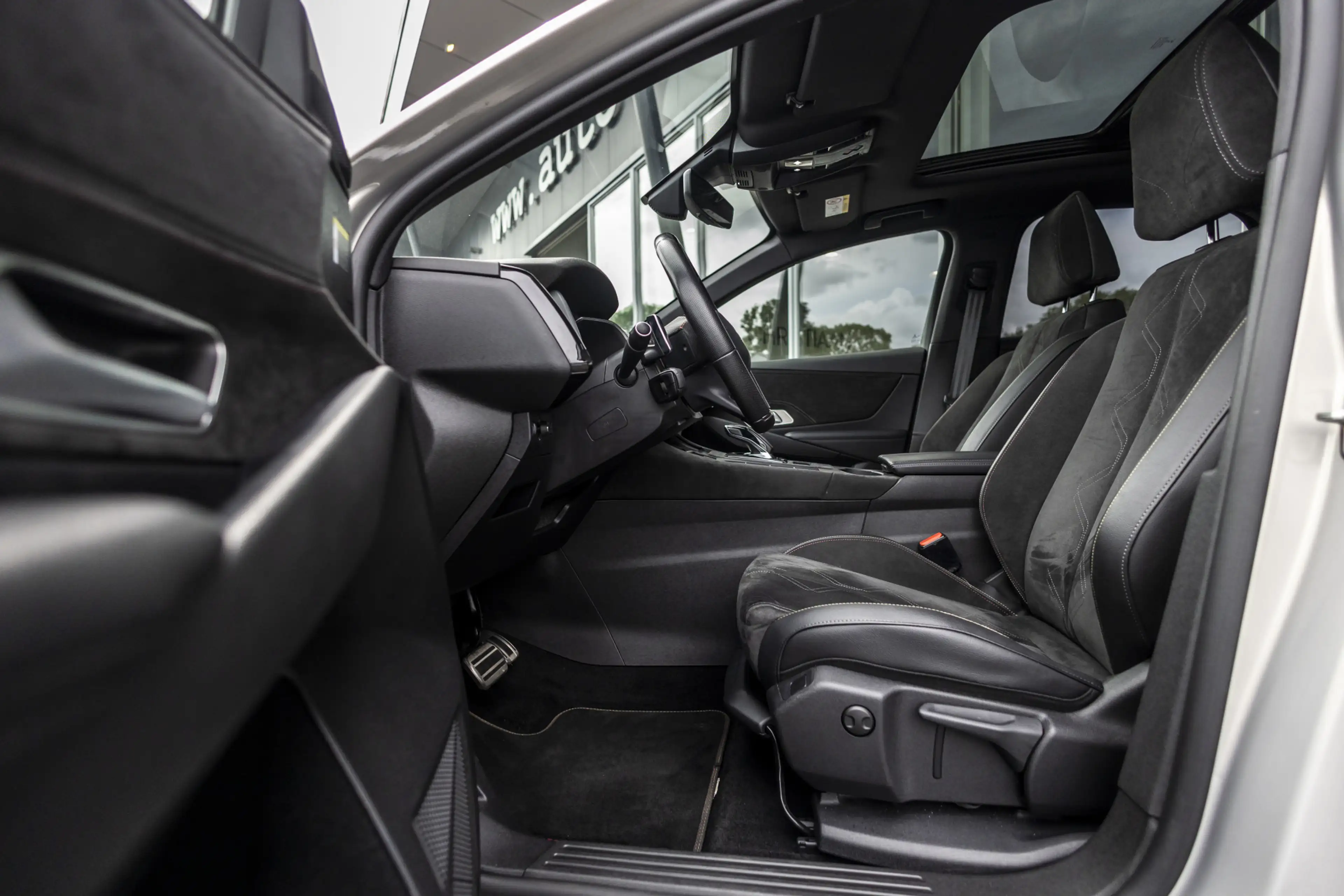 DS Automobiles DS 7 Crossback E-Tense Performance Line | Pano | Navi | Virt. Coc — photo 9