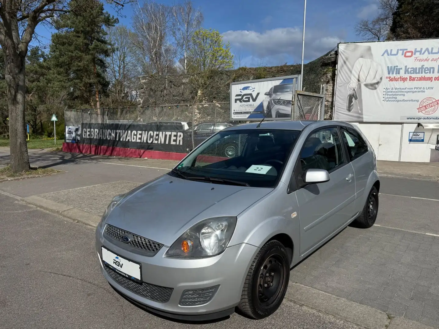 Ford Fiesta Basis *TOP *TÜV NEU***5.990KM Silver - 1
